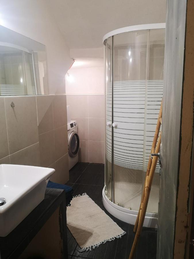 De 2 Chambres Avec Jardin Clos Et Wifi A Bastia Appartement *